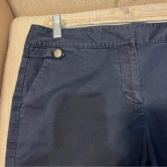 Ann Taylor size 8 Signature Lower on Waist Bermuda shorts - Picture 3 of 12